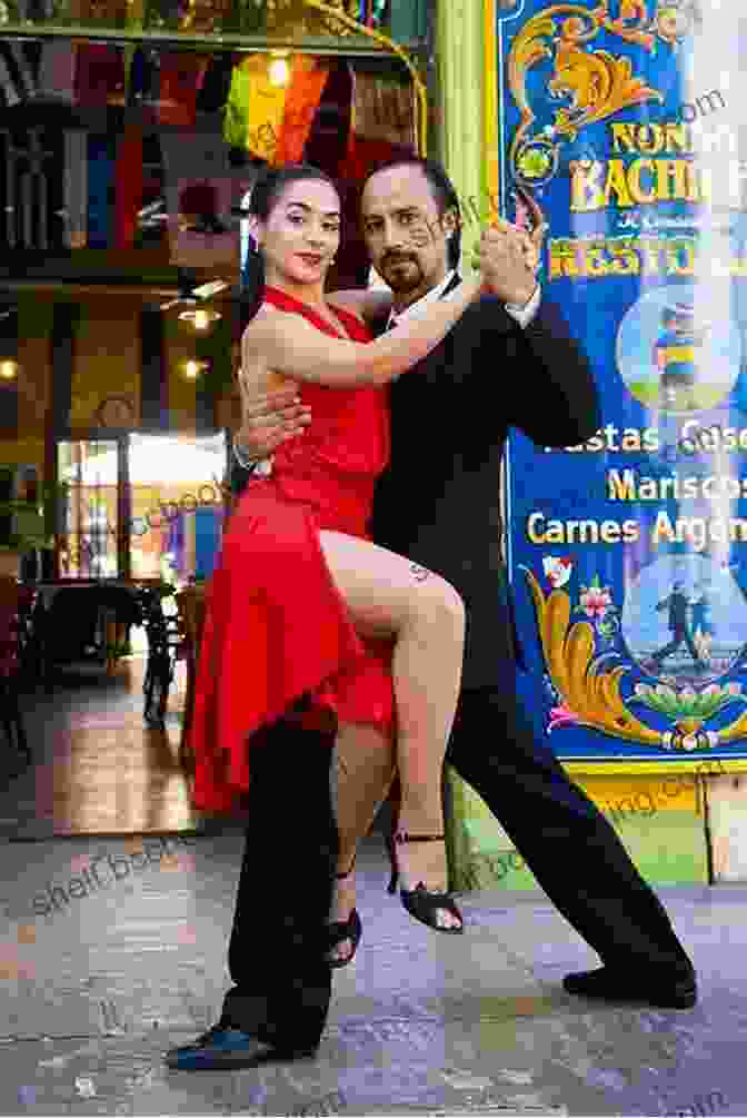 A Photo Of A Couple Dancing Tango In Buenos Aires Tango Spanish And Buenos Aires Travel Tips: An Essential Guide For Tangueros To Learn Spanish And Dance In Buenos Aires