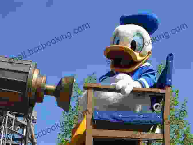 Donald Duck Interacting With Guests At A Disney Theme Park Disney Masters Vol 4: Walt Disney S Donald Duck: The Great Survival Test (The Disney Masters Collection 0)
